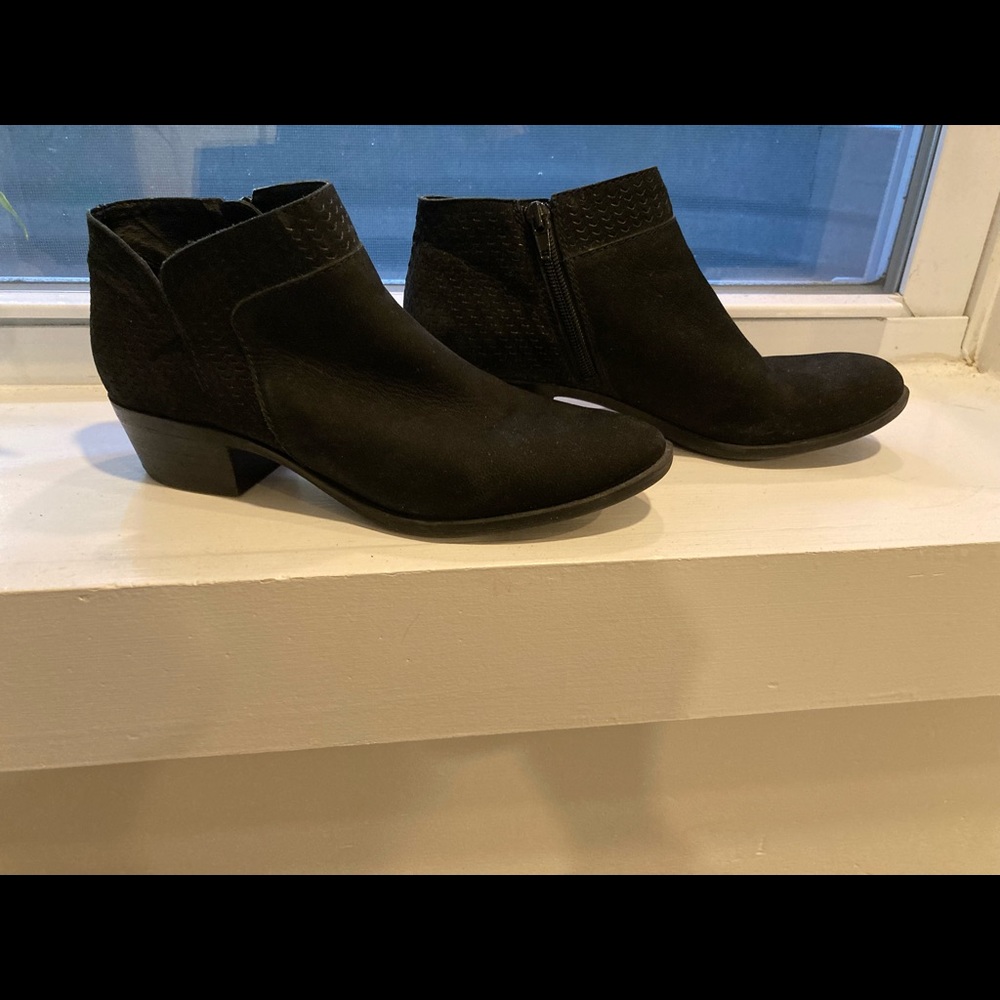 Black suede Lucky Brand boots